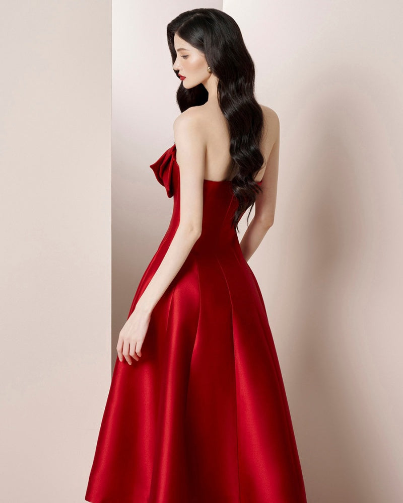 Red strapless dress with floral details 
