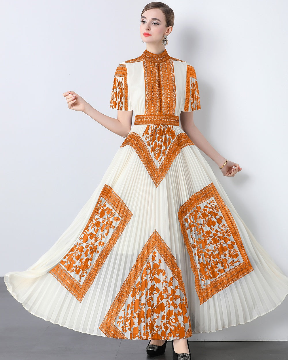 Geometric print pleated maxi dress