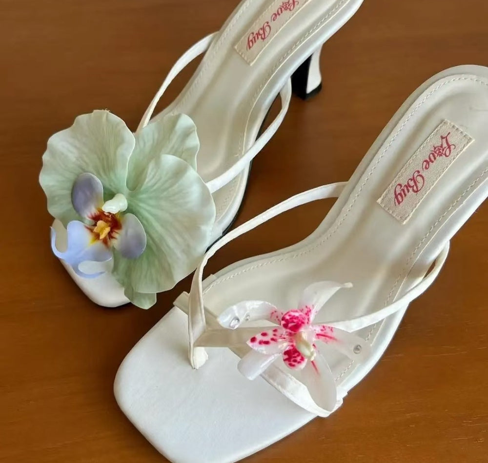 White high-heeled sandals with floral Love Bug, Open toe, kitten heels
