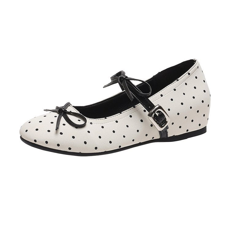 Polka Dot ballerinas with a bow