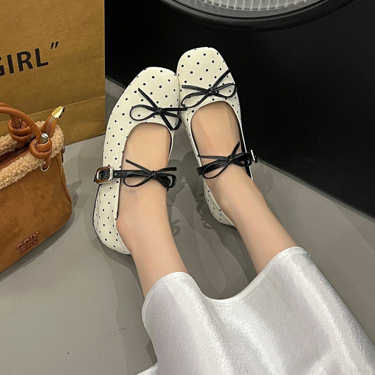Polka Dot ballerinas with a bow