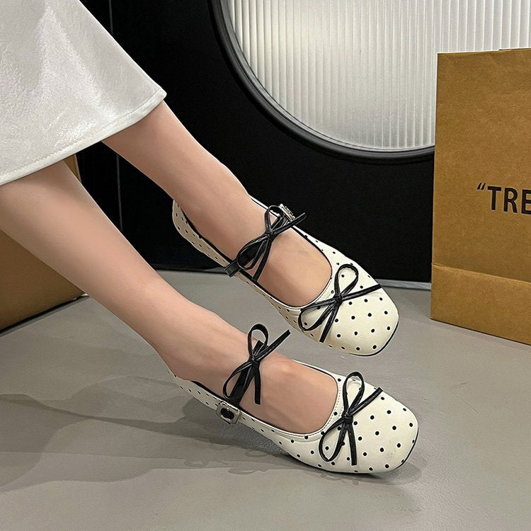 Polka Dot ballerinas with a bow